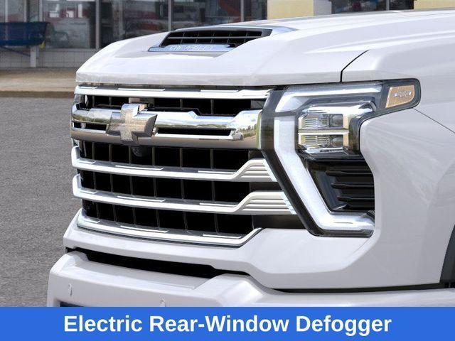 Photo of 2025 Iridescent Pearl Tricoat Chevrolet Silverado 2500