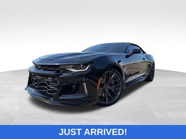 Photo of 2023 Black Chevrolet Camaro