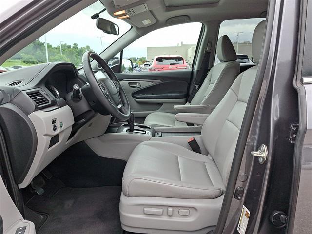 Photo of 2017 Modern Steel Metallic Honda Pilot
