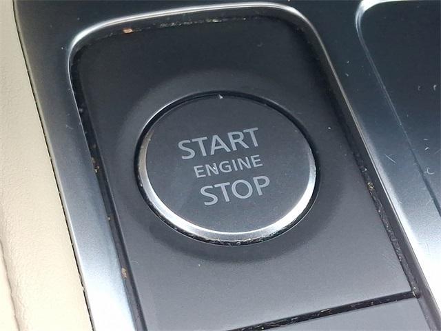 Photo of 2023 Majestic White INFINITI QX60
