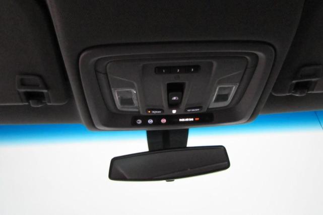 Photo of 2020 Summit White / White Chevrolet Silverado 1500
