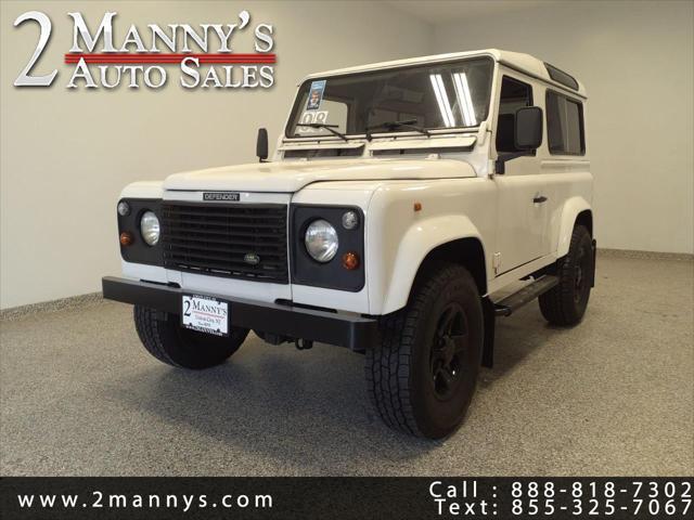 Photo of 1998 White Land Rover Defender
