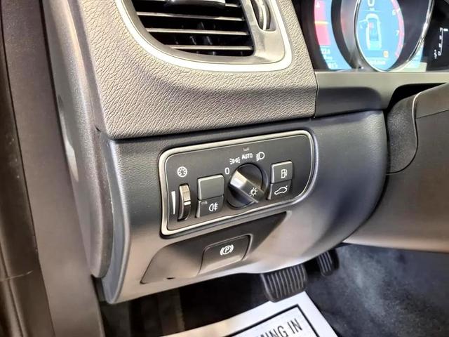 Photo of 2016 BLK Volvo S60 Inscription