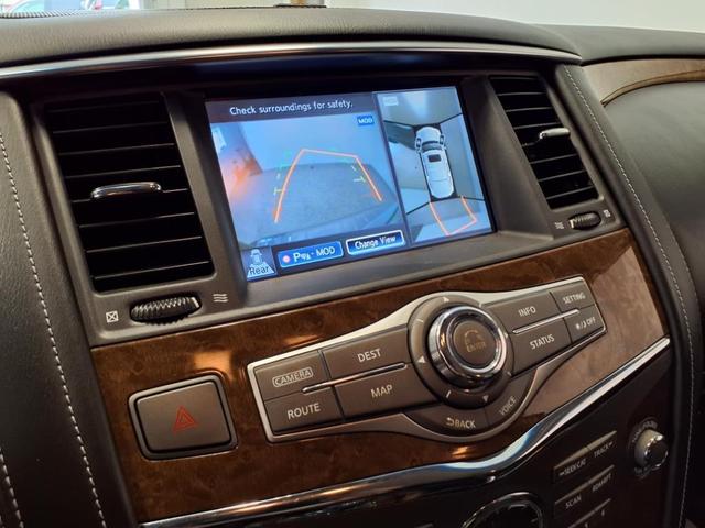Photo of 2017 BLK INFINITI QX80