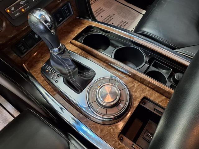 Photo of 2017 BLK INFINITI QX80