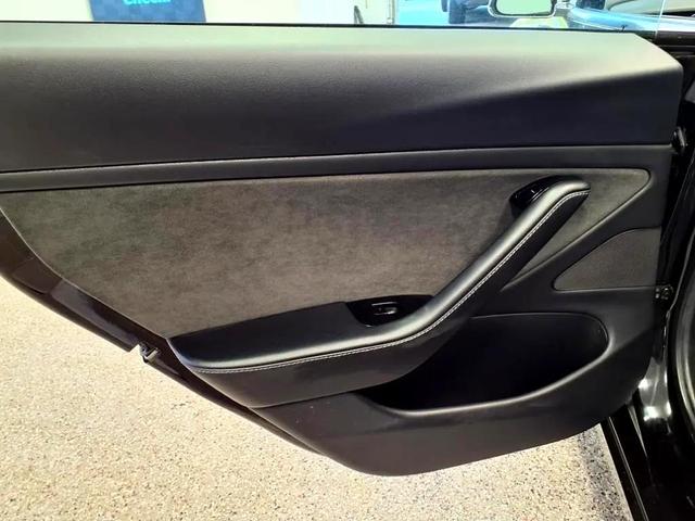 Photo of 2020 BLK Tesla Model 3