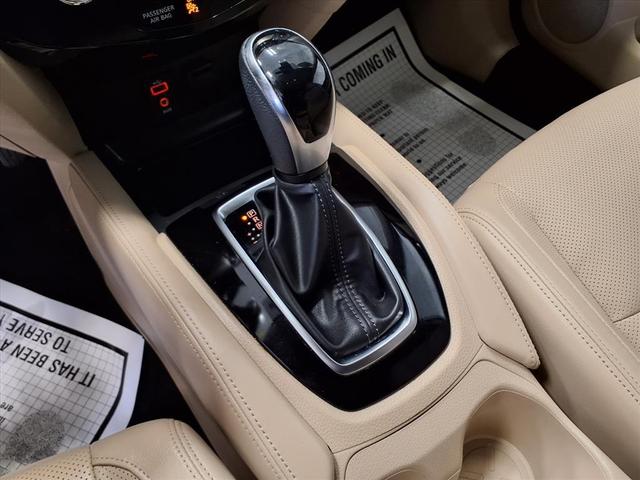 Photo of 2017 WHI Nissan Rogue