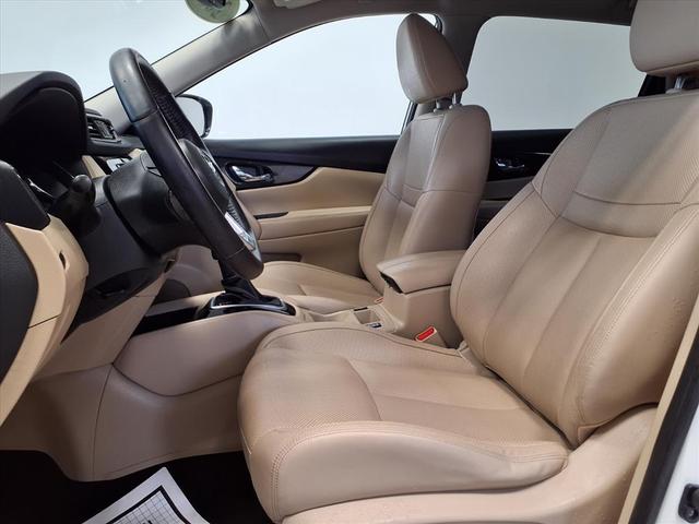 Photo of 2017 WHI Nissan Rogue
