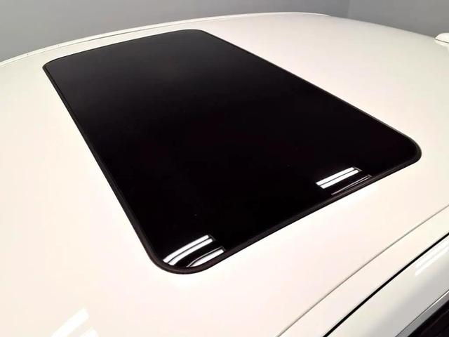 Photo of 2014 WHI Mercedes-Benz E-Class