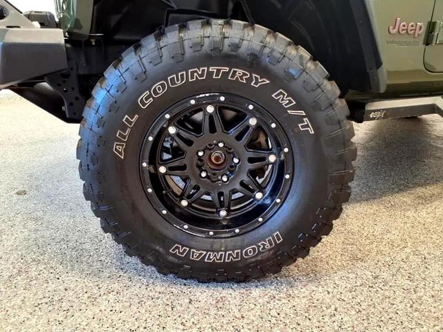 Photo of 2021 GREEN Jeep Wrangler Unlimited