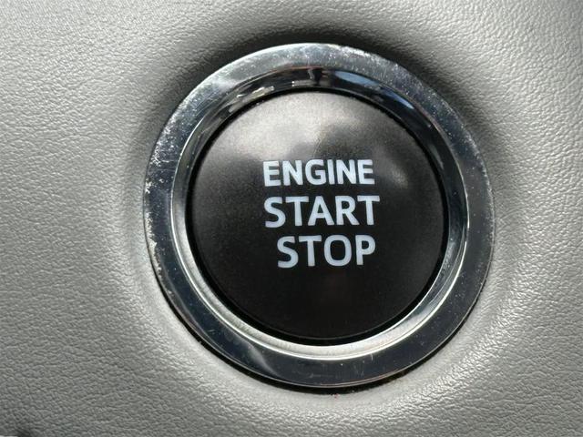 Photo of 2022 Wind Chill Pearl Toyota Highlander