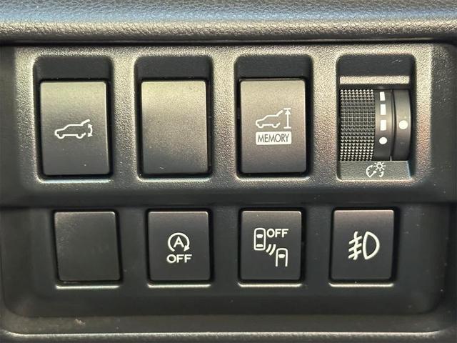 Photo of 2019 Crystal White Pearl Subaru Forester