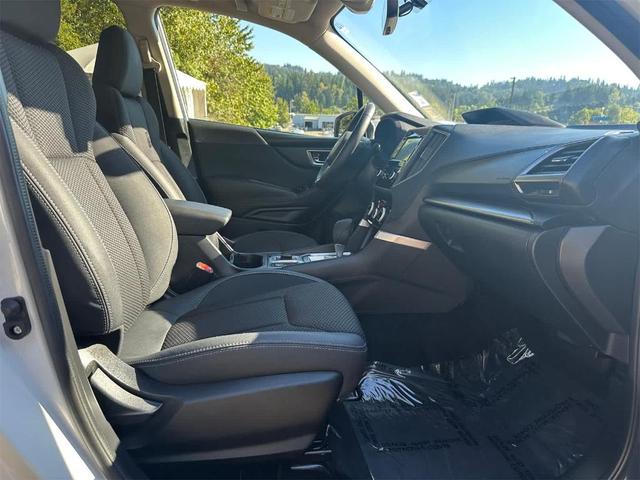 Photo of 2019 Crystal White Pearl Subaru Forester
