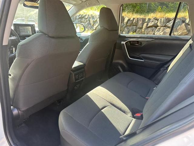 Photo of 2021 Super White Toyota RAV4 Hybrid