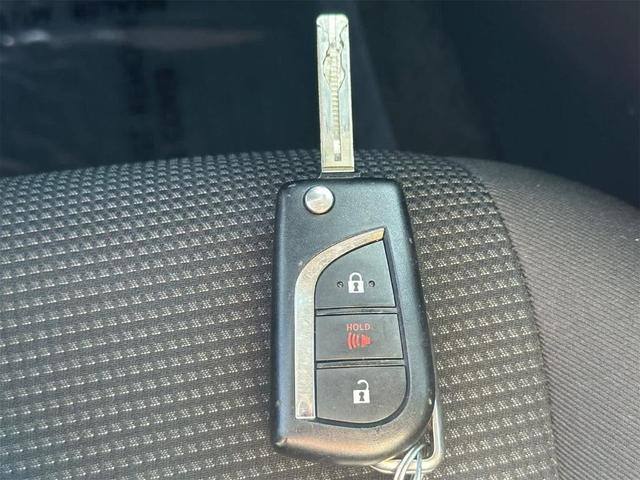 Photo of 2021 Super White Toyota RAV4 Hybrid