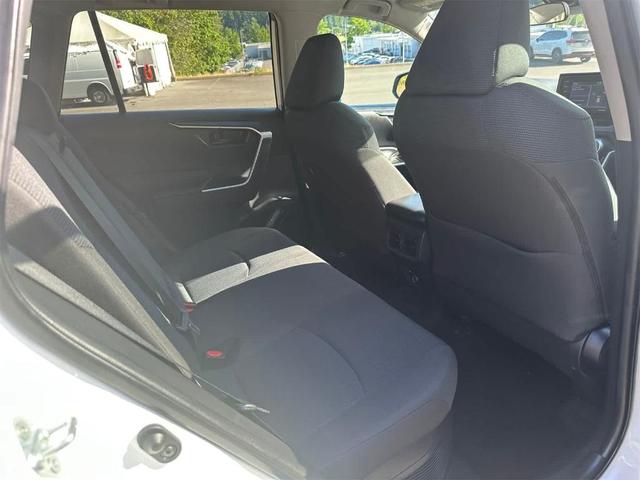 Photo of 2021 Super White Toyota RAV4 Hybrid