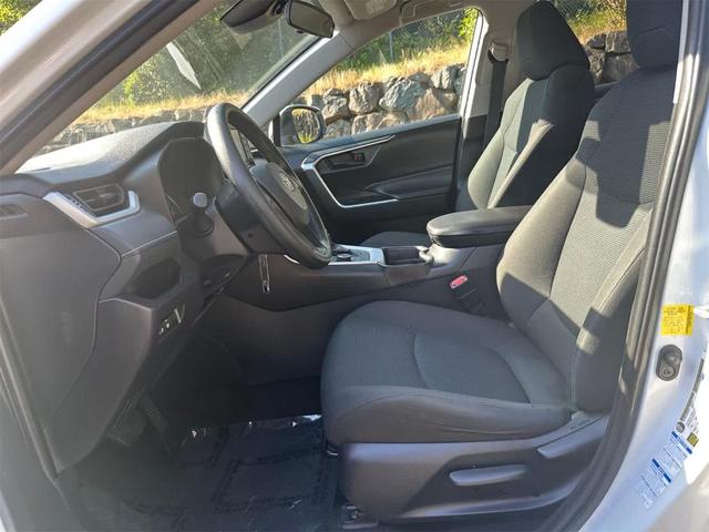 Photo of 2021 Super White Toyota RAV4 Hybrid