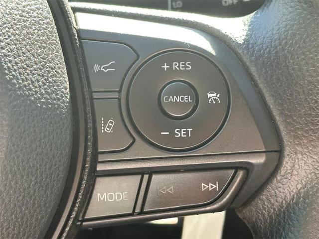 Photo of 2021 Super White Toyota RAV4 Hybrid