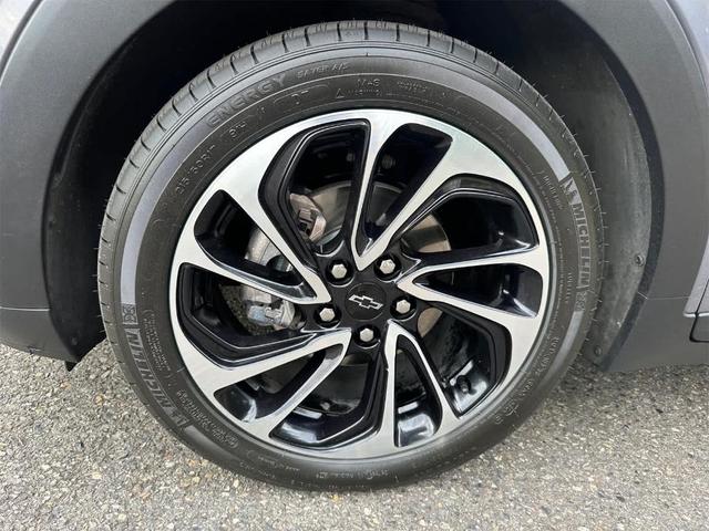 Photo of 2022 Gray Ghost Metallic Chevrolet Bolt EUV
