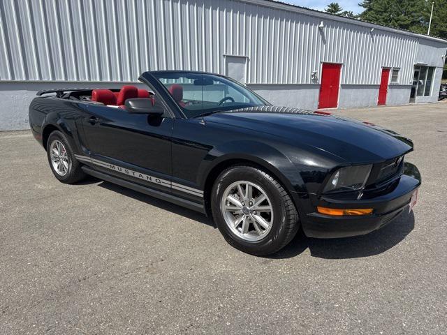 Photo of 2005 Black Ford Mustang