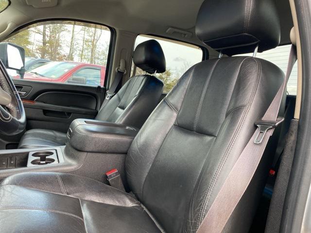 Photo of 2013 Quicksilver Metallic GMC Sierra 2500