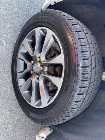 Photo of 2018 Bright White Clearcoat Jeep Grand Cherokee