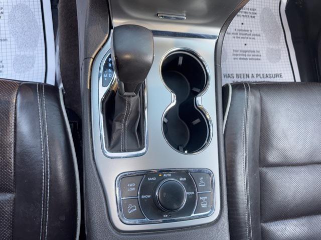 Photo of 2018 Bright White Clearcoat Jeep Grand Cherokee