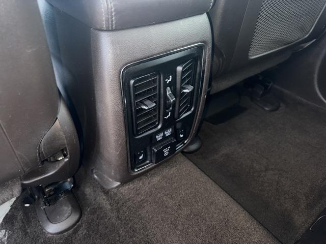 Photo of 2018 Bright White Clearcoat Jeep Grand Cherokee
