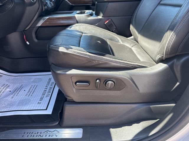 Photo of 2020 Silver Ice Metallic Chevrolet Silverado 2500
