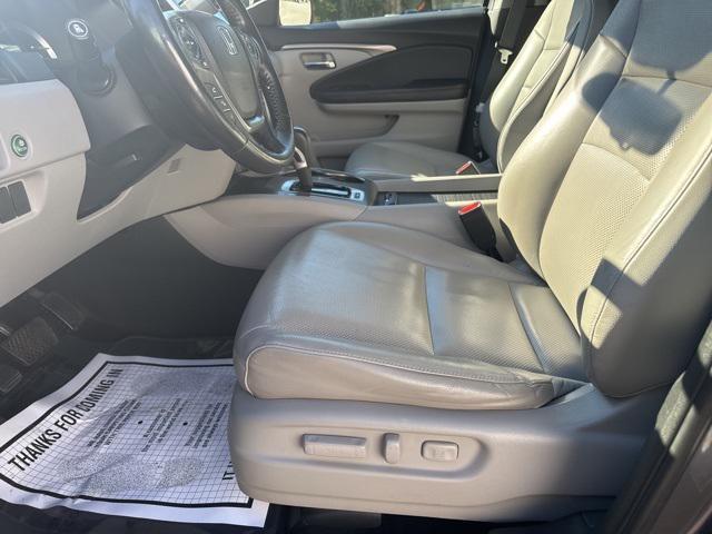 Photo of 2018 Gray Honda Ridgeline