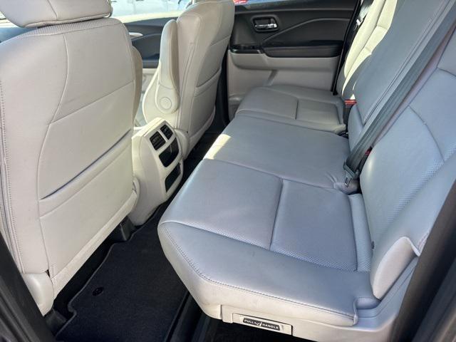 Photo of 2018 Gray Honda Ridgeline