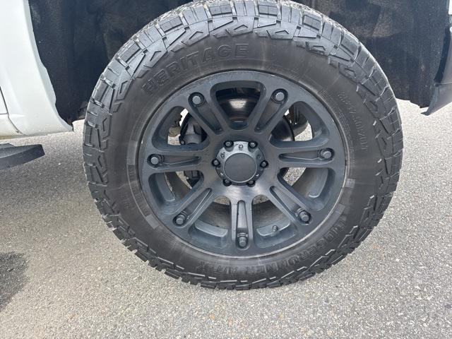 Photo of 2019 Summit White Chevrolet Silverado 1500