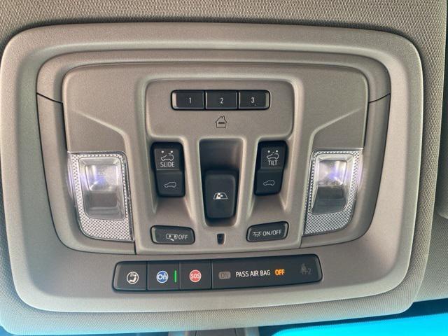 Photo of 2021 Black Chevrolet Silverado 1500