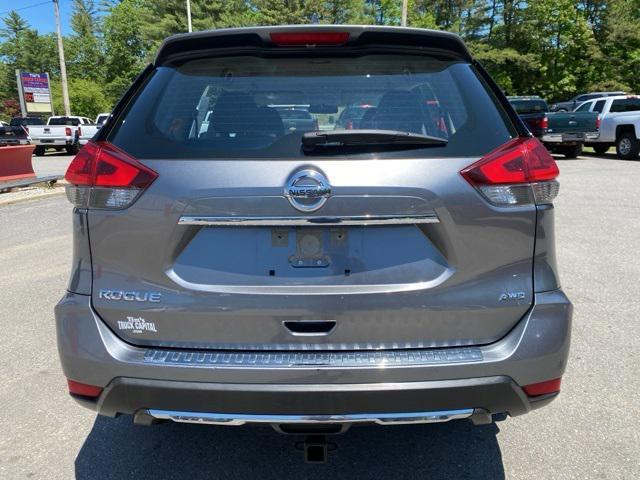 Photo of 2018 Gun Metallic Nissan Rogue