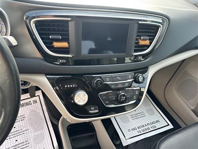 Photo of 2020 Billet Silver Metallic Clearcoat Chrysler Pacifica