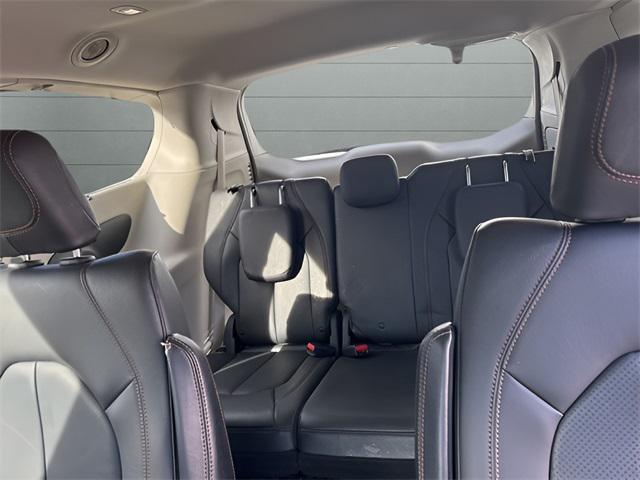 Photo of 2020 Billet Silver Metallic Clearcoat Chrysler Pacifica