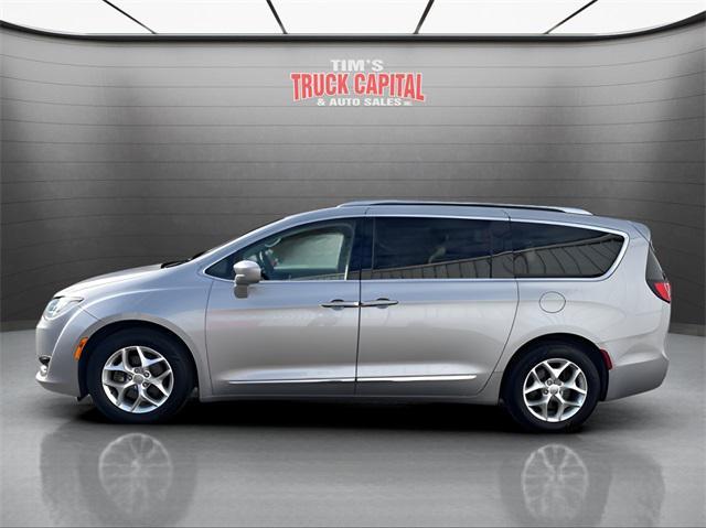 Photo of 2020 Billet Silver Metallic Clearcoat Chrysler Pacifica
