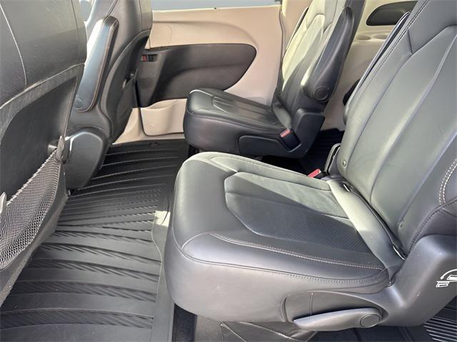Photo of 2020 Billet Silver Metallic Clearcoat Chrysler Pacifica