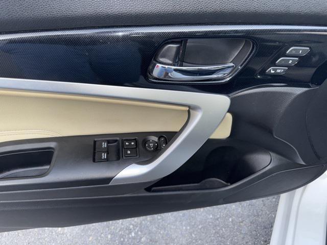 Photo of 2015 White Honda Accord