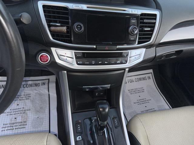 Photo of 2015 White Honda Accord