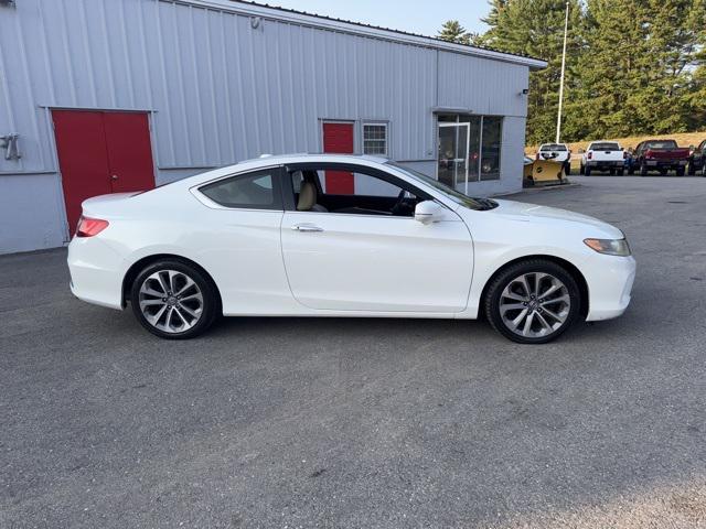 Photo of 2015 White Honda Accord