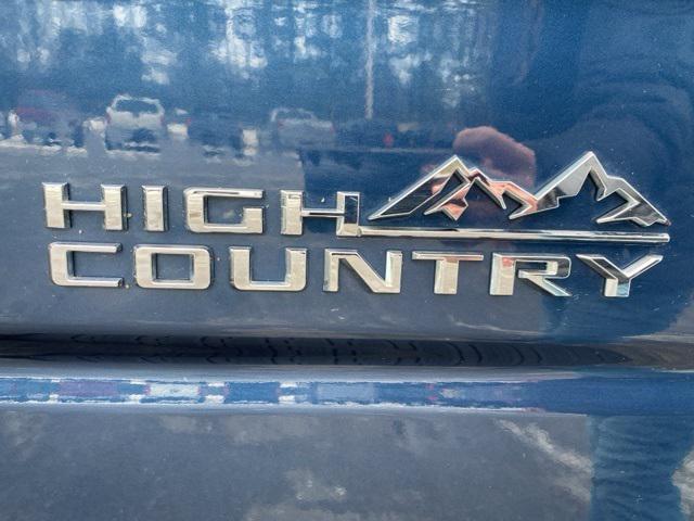 Photo of 2019 Northsky Blue Metallic Chevrolet Silverado 1500