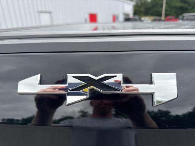 Photo of 2022 Onyx Black GMC Sierra 1500