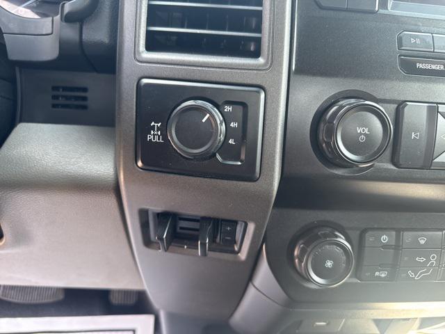 Photo of 2022 Oxford White Ford F-350