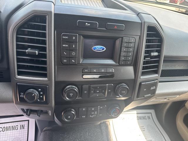 Photo of 2022 Oxford White Ford F-350