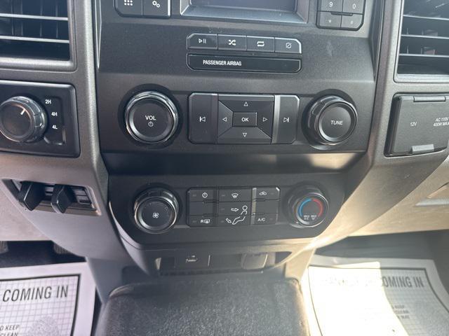 Photo of 2022 Oxford White Ford F-350