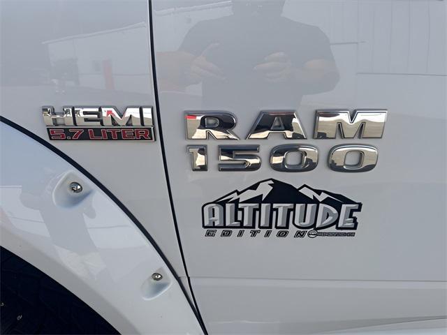 Photo of 2015 Bright White Clearcoat RAM 1500