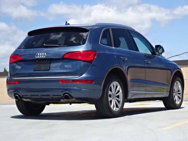 Photo of 2016 Blue Audi Q5