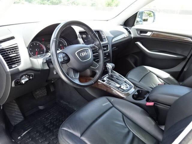 Photo of 2016 Blue Audi Q5