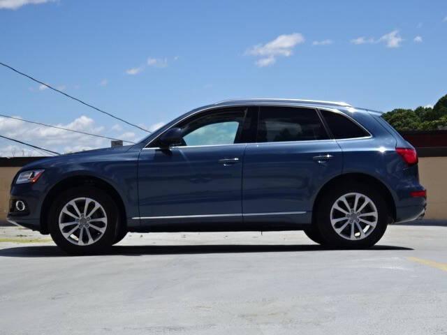Photo of 2016 Blue Audi Q5
